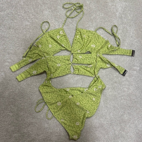 For Love and Lemons Green Animal Daisy Print One Piece Swimsuit medium & large - Picture 6 of 11